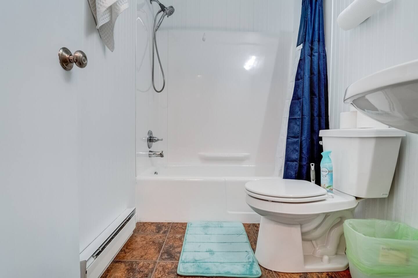 ヘアドライヤー、ビデ、タオル