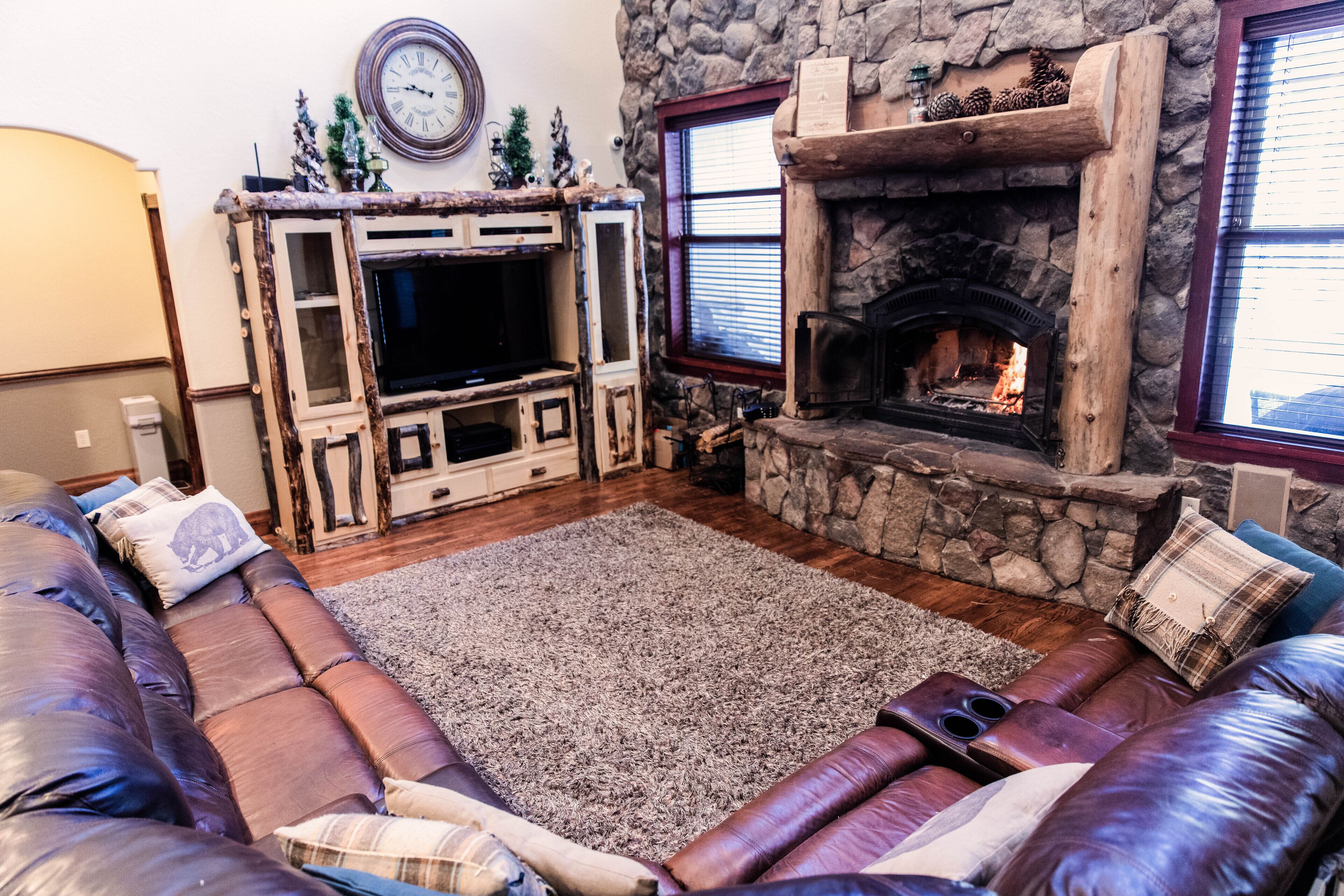 Nieverdown Lodge - Pinetop - Cabin Living with shopping and restaurants nearby