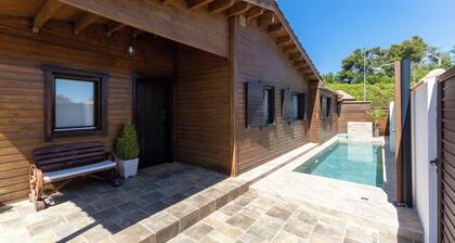 Holiday Home 'La Dehesa2 De Toledo' with Private Pool, Wi-Fi and Air Conditioning