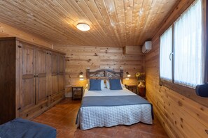 3 bedrooms, iron/ironing board, free WiFi, bed sheets - Rural House 'La Dehesa2' in Toledo with Private Pool, Wi-Fi, and Air Conditioning (Cobisa)