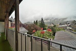 Property grounds - Holiday Apartment "À Luchon" near the Slopes with Balcony and Wi-Fi (Bagnères-de-Luchon)