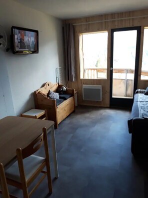 TV - Apartment 'Tilia - Avoriaz' with Mountain View and Balcony (Avoriaz)