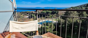 Apartment 'Mono Le Lecce 53 Iris' with Shared Pool, Balcony and Air Conditioning