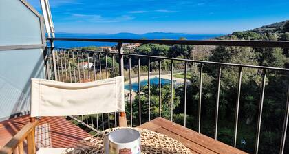 Appartement 'Mono Le Lecce 53 Iris' avec piscine partagée, balcon et climatisation