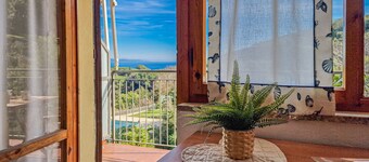 Apartment 'Mono Le Lecce 53 Iris' with Shared Pool, Balcony and Air Conditioning