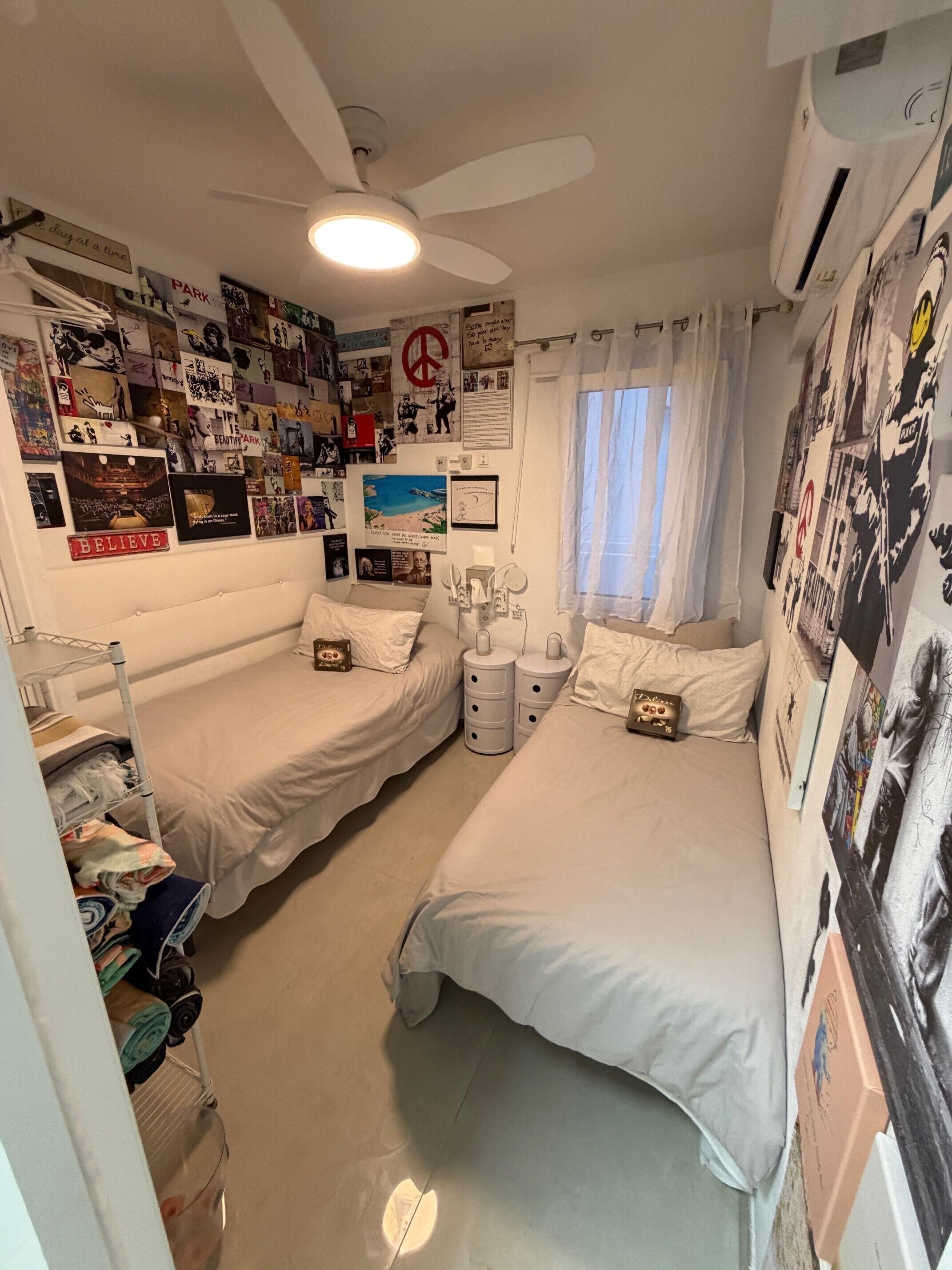 3 slaapkamers, een strijkplank/strijkijzer, gratis wifi, beddengoed