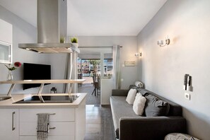 TV - Vacation Apartment 'Be Room Oasis Luxury Pool' with Shared Pool, Wi-Fi and Air Conditioning (Maspalomas)