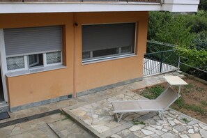 Terrace/patio - Apartment 'Il Faro' with Private Terrace and Private Garden (Celle Ligure)