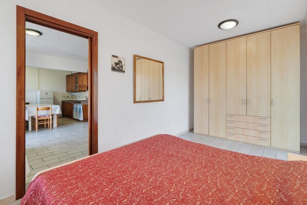 1 bedroom, free WiFi, bed sheets