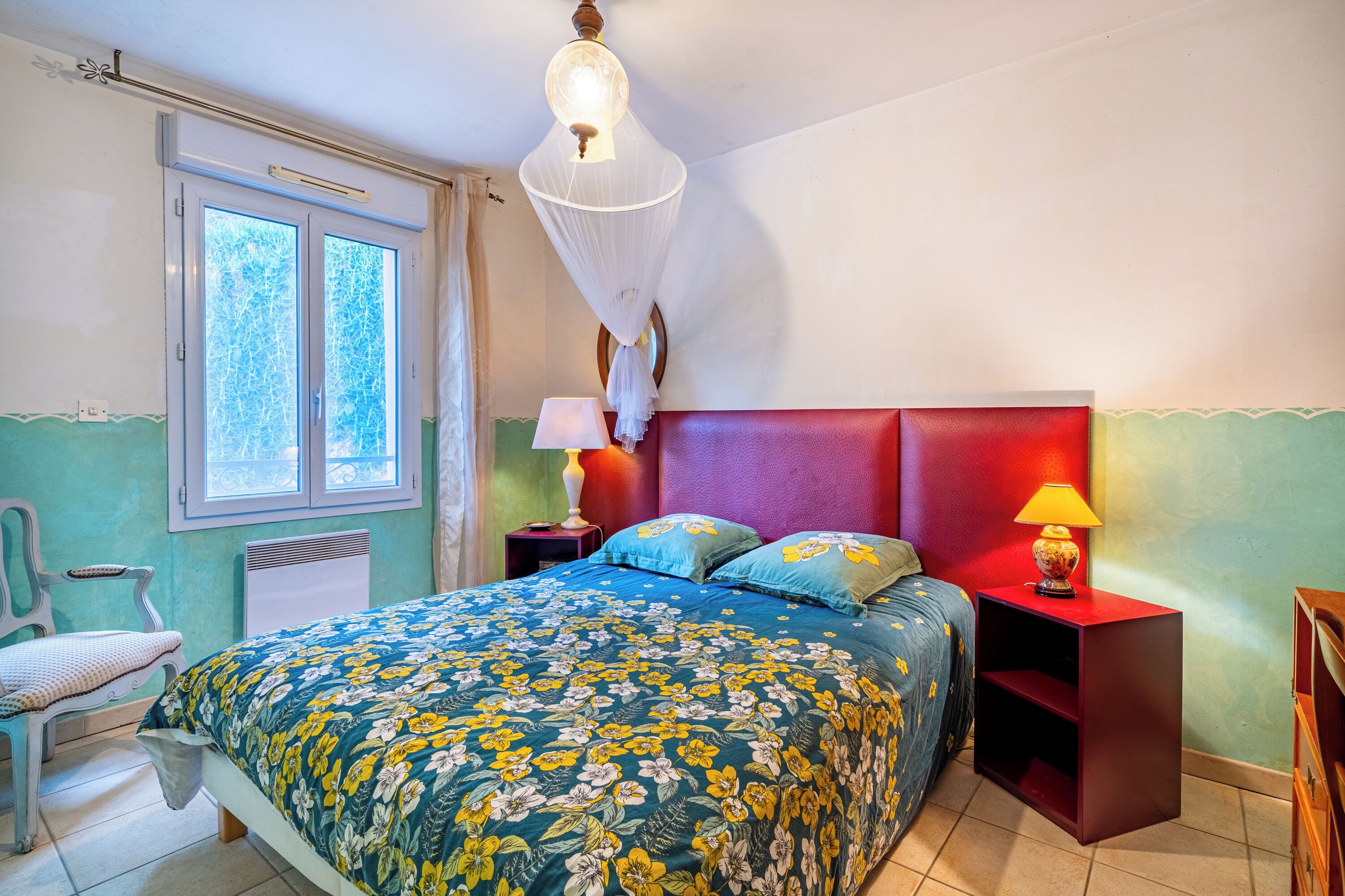 6 bedrooms, iron/ironing board, free WiFi, bed sheets