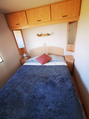 2 quartos, Wi-Fi de cortesia, roupa de cama