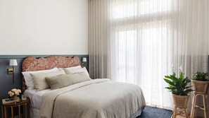 5 bedrooms, free WiFi, bed sheets