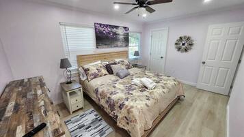 3 habitaciones, escritorio, tabla de planchar con plancha y wifi gratis