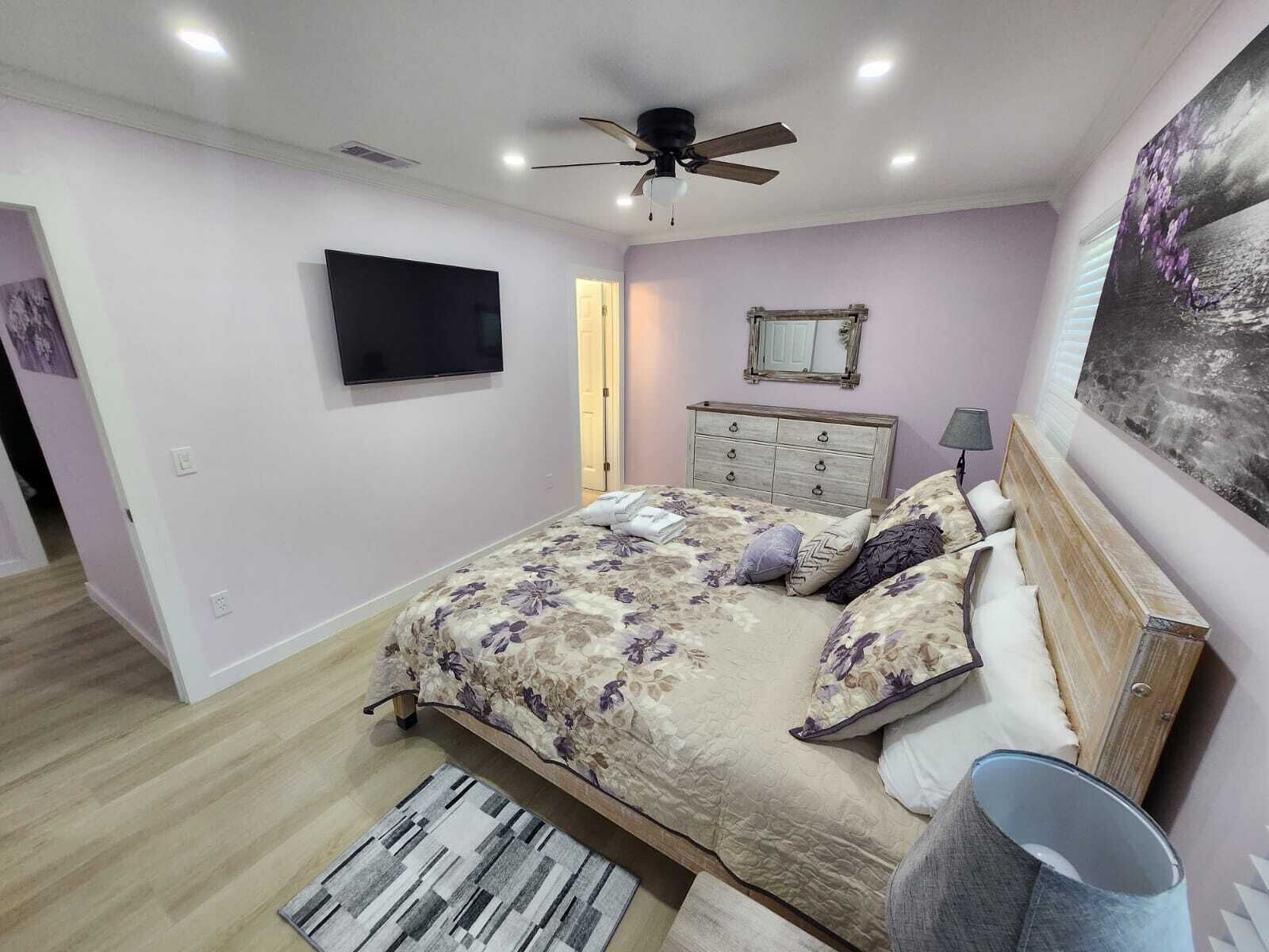 3 habitaciones, escritorio, tabla de planchar con plancha y wifi gratis 