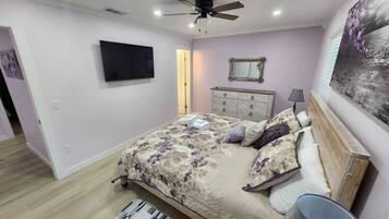 3 camere, una scrivania, ferro/asse da stiro, Wi-Fi gratuito