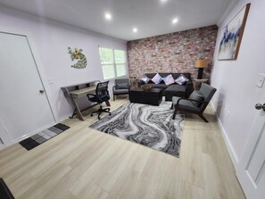 Interior - Modern Island Serenity! (Hilton Head Island)