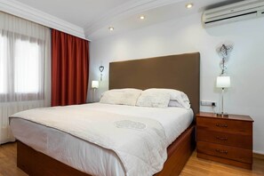 2 chambres, fer et planche à repasser, lit parapluie, accès Internet