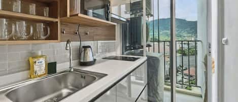 Apartment, 1 Bedroom, Accessible, Balcony | Private kitchen