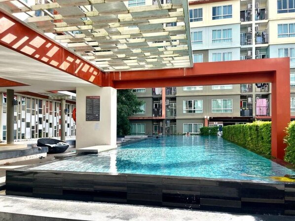 Appartement, 1 chambre, accessible aux personnes à mobilité réduite, balcon | Piscine | Piscine extérieure