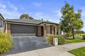 숙박 시설 입구