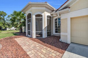 Exterior detail - Villa Pelican - 3 beds/2.5 baths heated pool home in Cape Coral - Palmetto Pine Golf Club (Cape Coral)