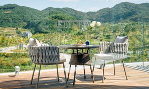 Prestige B | Premium bedding, down comforters, individually decorated - Ely Stay Jeongeup (Jeongeup)