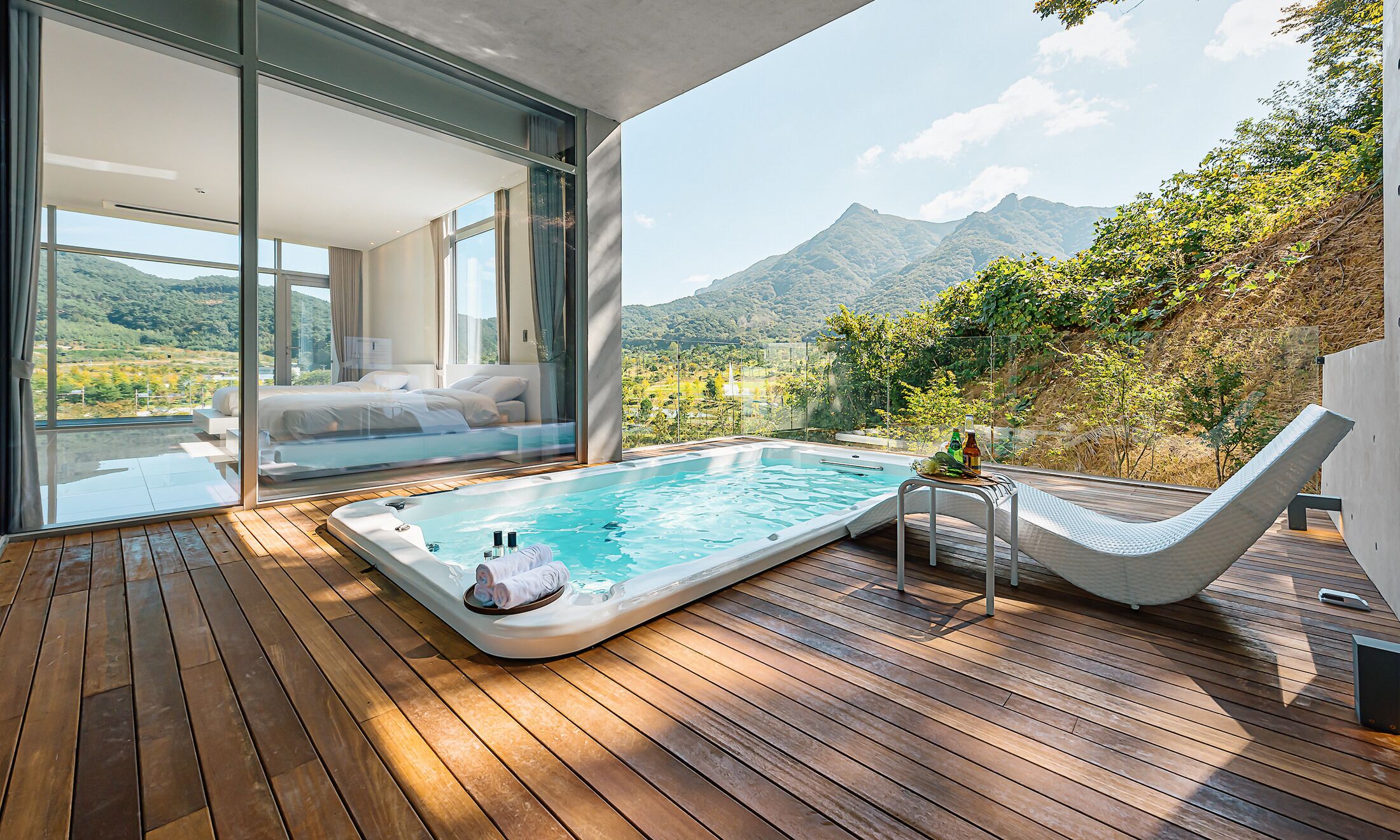 Prestige A | Premium bedding, down comforters, individually decorated