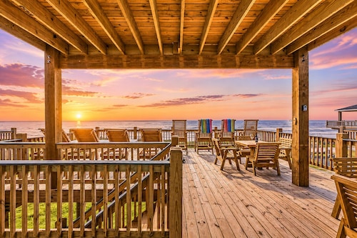 Beachfront | Bar, Arcade & Ocean Views