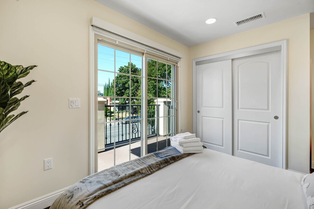 4 habitaciones, escritorio, tabla de planchar con plancha y wifi 