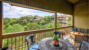 Unclassified image, 4 of 36, button - Billie Jean, Lake Travis - Sleeps 8 Lake Access (Point Venture)