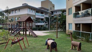 家庭公寓, 2 間臥室, 非吸煙房, 2 間浴室 | 起居區 | 46-吋智慧型電視、有線頻道、玩具、辦公室