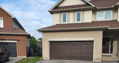 Great Stay Travel Adventure - 5 minutes from Ottawa International Airport South