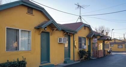 Oak Motel Modesto CA