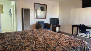 Room, 1 Double Bed, Non Smoking | Desk, bed sheets