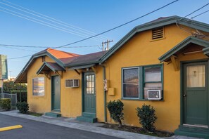 Exterior - Oak Motel Modesto CA (Modesto)