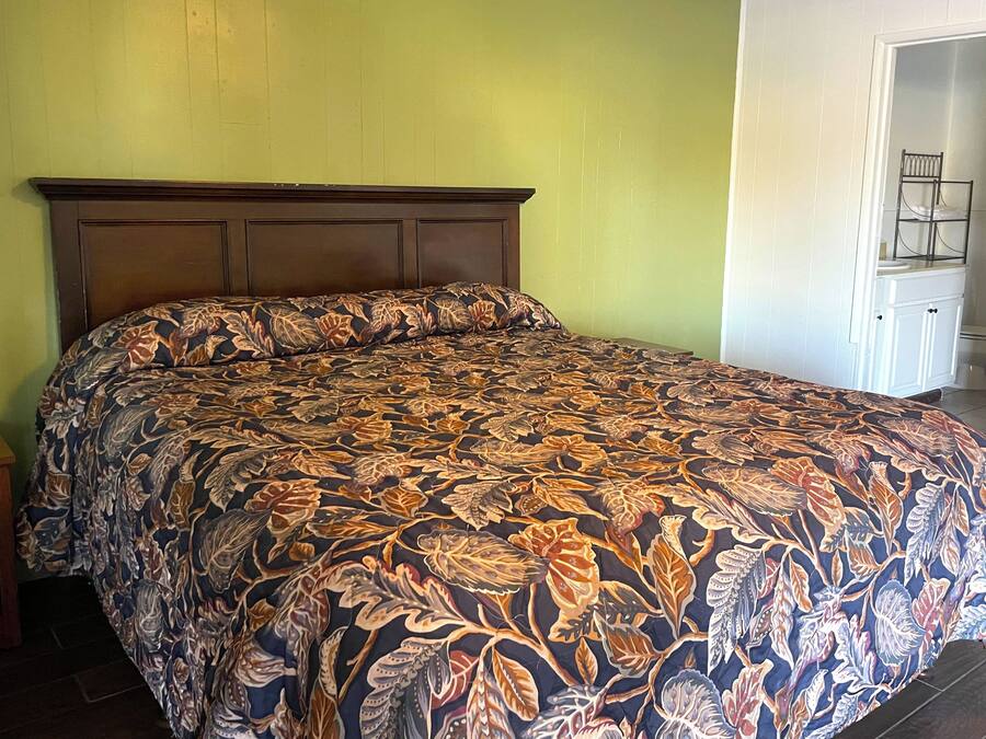 Desk, bed sheets