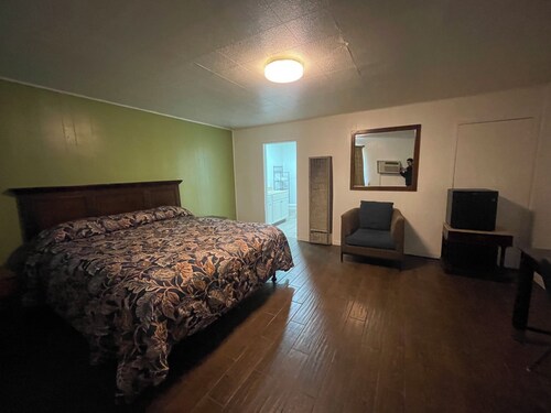 Oak Motel Modesto CA