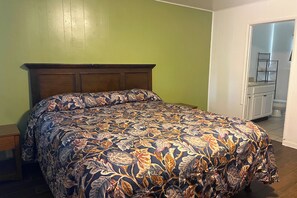 Desk, bed sheets - Oak Motel Modesto CA (Modesto)