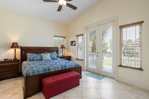 3 bedrooms, iron/ironing board, free WiFi, bed sheets - Beach Breezes: Pool & Spa, Ping Pong, 3 Blocks to Beach! (Holmes Beach)