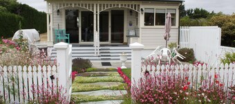 Delightful home away from home...comfortable, warm and beautiful gardens.