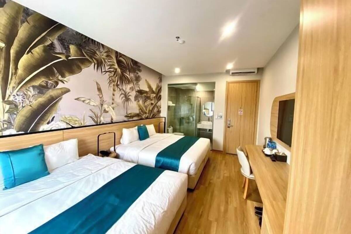 Individually decorated, desk, free WiFi