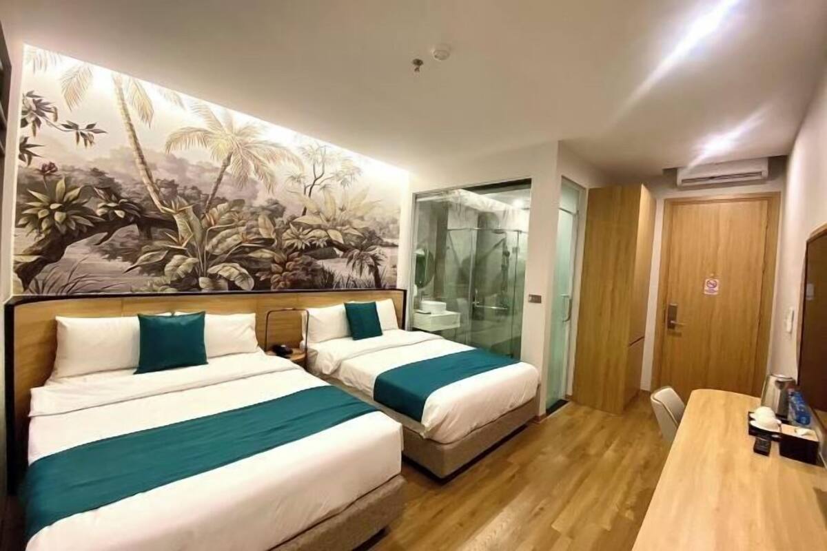 Individually decorated, desk, free WiFi