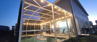 Disney World/5 mins to Oasis Club/ a Brand New 6bedroom at ChampionsPointe.