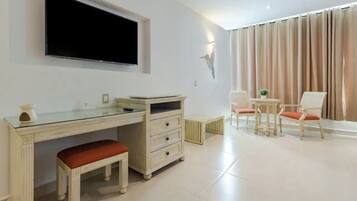 Room | Living area | Flat-screen TV