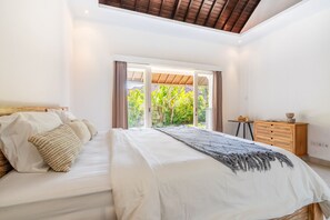 In-room safe, individually decorated, individually furnished, desk - Jungle Amaranth Villa Canggu - Exclusive 3BR Retreat with Pool, Modern Amenities and Top Location (Canggu)