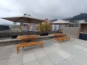 Outdoor dining - Loft moderno con vista a los cerros (Bogotá)