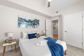 2 slaapkamers, een strijkplank/strijkijzer, reisbedje, wifi