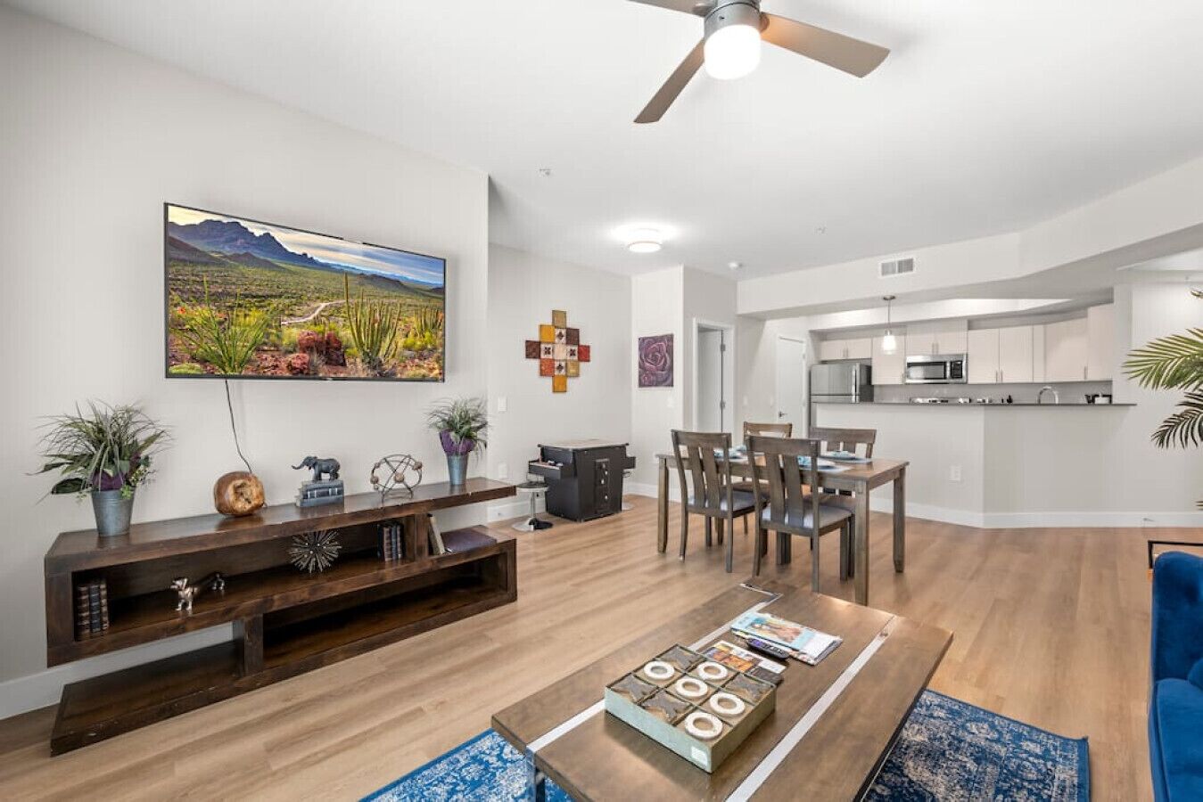 2 BR near State Farm Stadium w Gym & Outdoor pool.