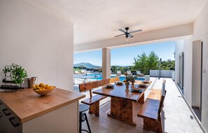 Outdoor dining - Beautiful home in Polaca with sauna (Polaca)