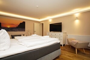 4 bedrooms, WiFi - Ruhig und Idyllische Lage, Ahoi Erlebnisbad Gratis - Gutshaus Silvitz Fewo 01 - Gutshaus Silvitz (Bergen auf Rügen)
